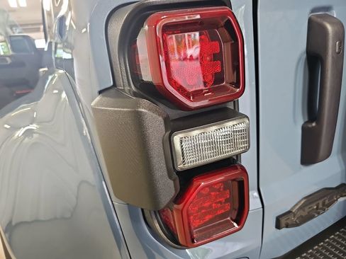 Used 2024 Ford Bronco Raptor w/ Interior Carbon Fiber Pack 6 AWD/4WD image 37