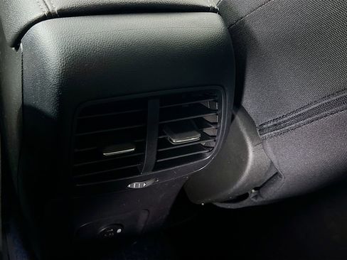 Used 2022 Ford Escape SE w/ SE Sport Appearance Package FWD image 24
