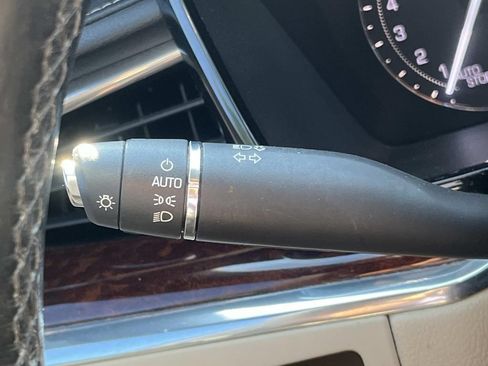 Used 2017 Cadillac XT5 Luxury FWD image 44