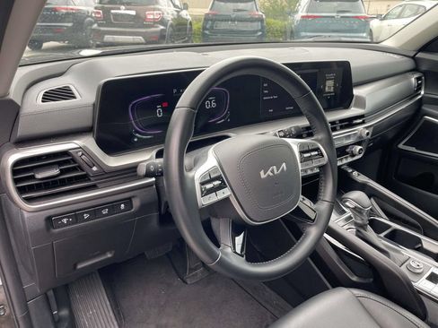 Used 2025 Kia Telluride S FWD image 19
