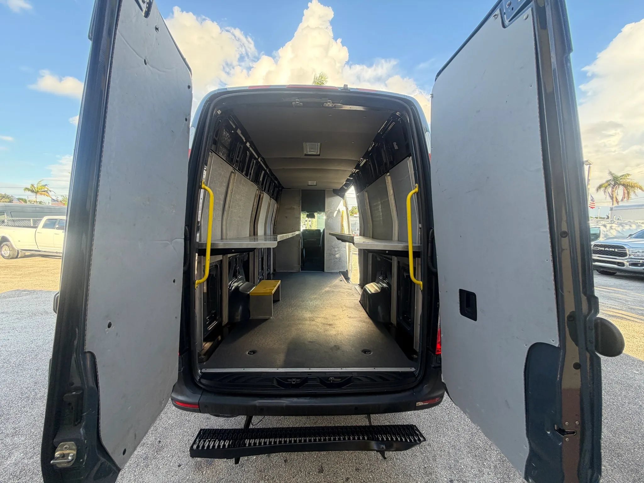 Used 2019 Mercedes-Benz Sprinter 170 image 4