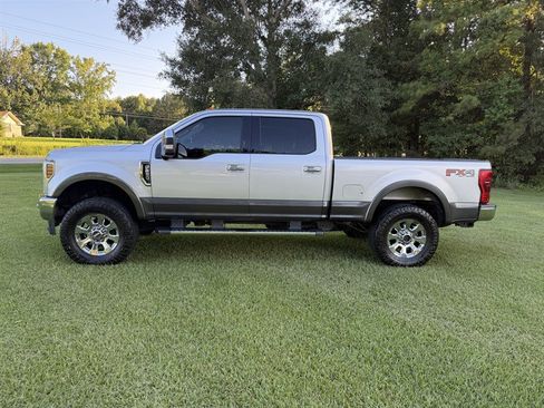 Used 2019 Ford F250 Lariat w/ Chrome Package AWD/4WD image 5