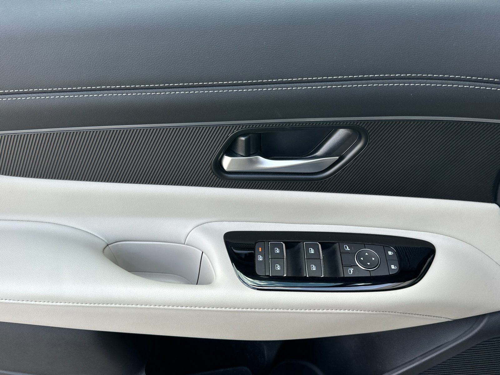 Certified 2025 Nissan Murano SV AWD/4WD image 11