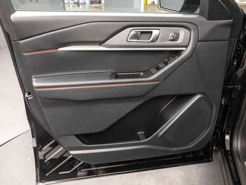 Used 2025 Ford Explorer ST-Line w/ Premium Package AWD/4WD image 30