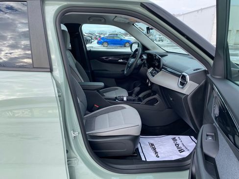 Used 2025 Chevrolet TrailBlazer LT image 12