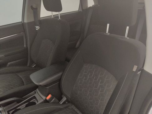 Used 2025 Mitsubishi Outlander Sport AWD image 17
