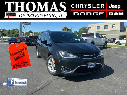 Used 2020 Chrysler Pacifica Touring-L FWD image 1