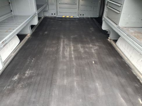 Used 2015 GMC Savana 2500 image 18