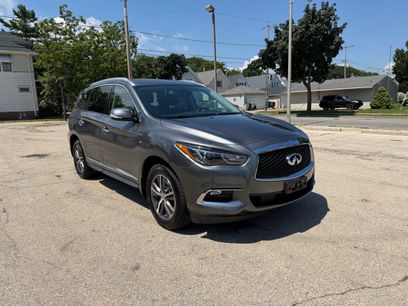 Used 2019 INFINITI QX60 Luxe w/ Essential Package