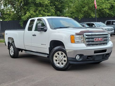 Used 2013 GMC Sierra 3500 SLE w/ SLE Preferred Package AWD/4WD image 1