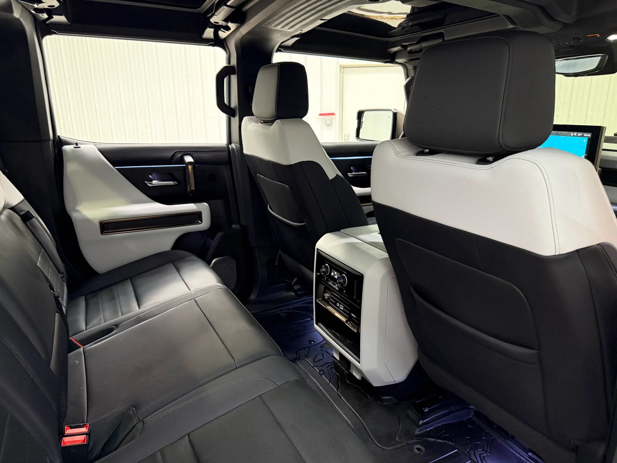 Used 2025 GMC Hummer EV 3X AWD/4WD image 17