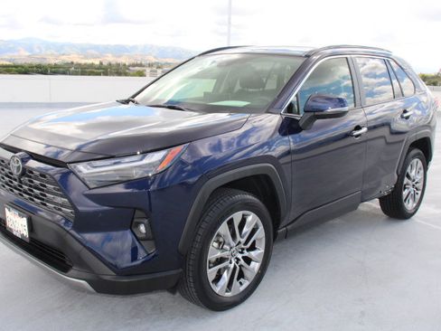 Certified 2022 Toyota RAV4 Limited image 6