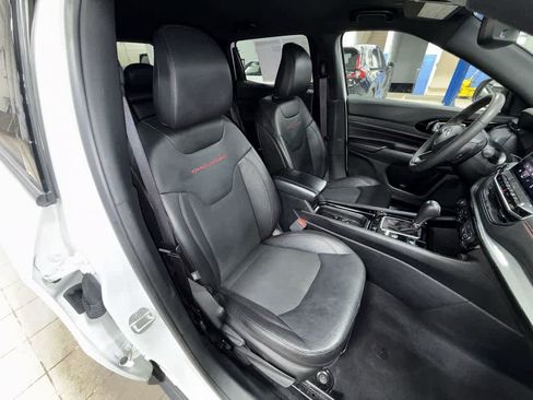 Used 2024 Jeep Compass Trailhawk image 16