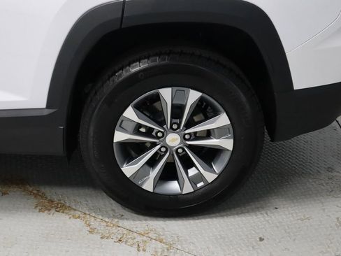 Used 2025 Chevrolet Equinox LT AWD/4WD image 19