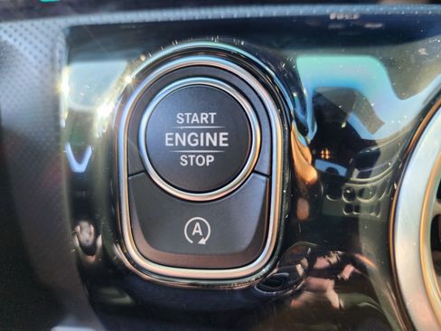 Used 2025 Mercedes-Benz CLA 250 image 33