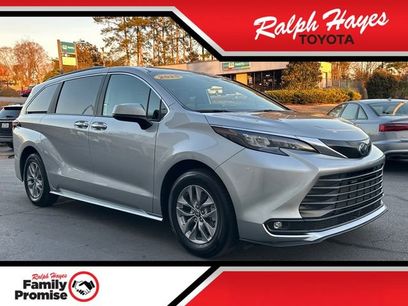 Used 2025 Toyota Sienna XLE