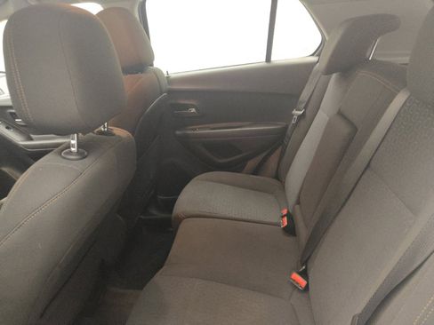 Used 2020 Chevrolet Trax LS FWD image 18