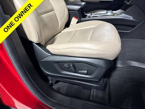 Used 2022 Ford Explorer XLT w/ Equipment Group 202A AWD/4WD image 43