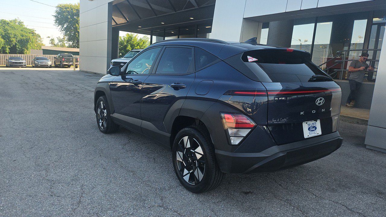 Used 2025 Hyundai Kona SEL AWD/4WD image 3