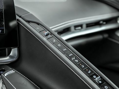 Used 2022 Chevrolet Corvette Stingray w/ Z51 Performance Package image 34