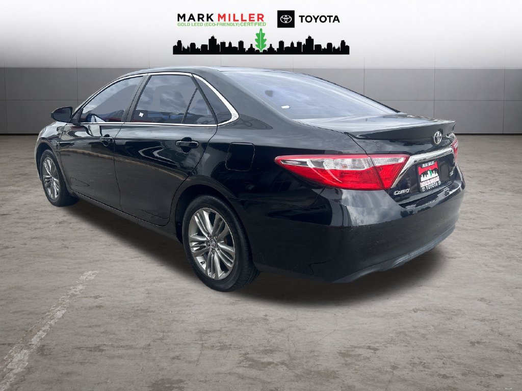 Used 2017 Toyota Camry SE FWD image 3