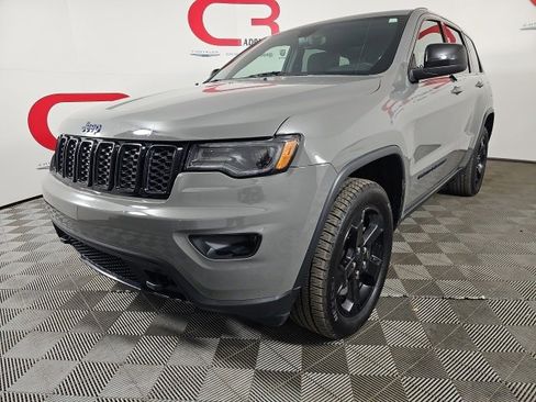 Certified 2020 Jeep Grand Cherokee Laredo image 3