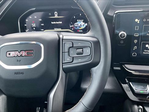 Used 2024 GMC Sierra 2500 AT4 w/ AT4 Premium Plus Package AWD/4WD image 22