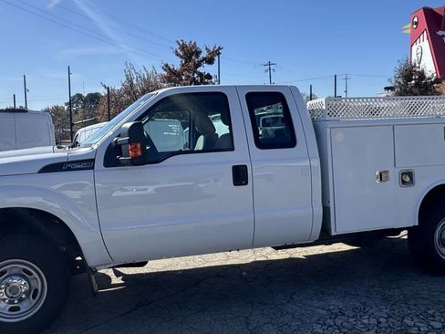 Used 2015 Ford F250 XL w/ Power Equipment Group image 4