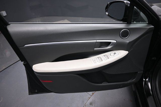 Used 2025 Hyundai Sonata SEL FWD image 13