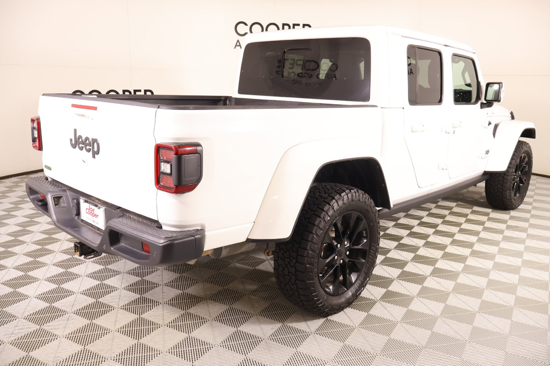 Used 2023 Jeep Gladiator Overland AWD/4WD image 21