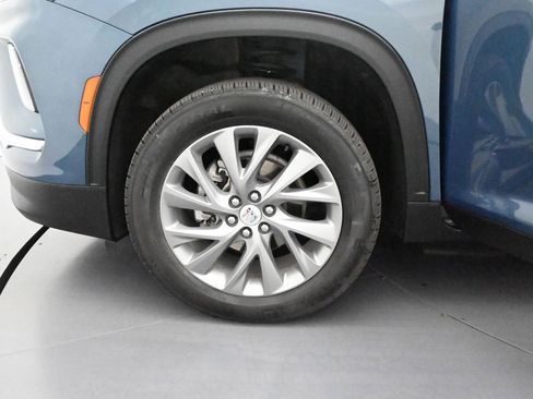 Used 2025 Buick Enclave Preferred AWD/4WD image 8