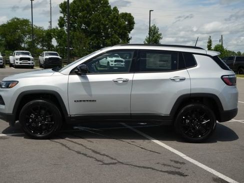 New 2026 Jeep Compass Latitude AWD/4WD image 4