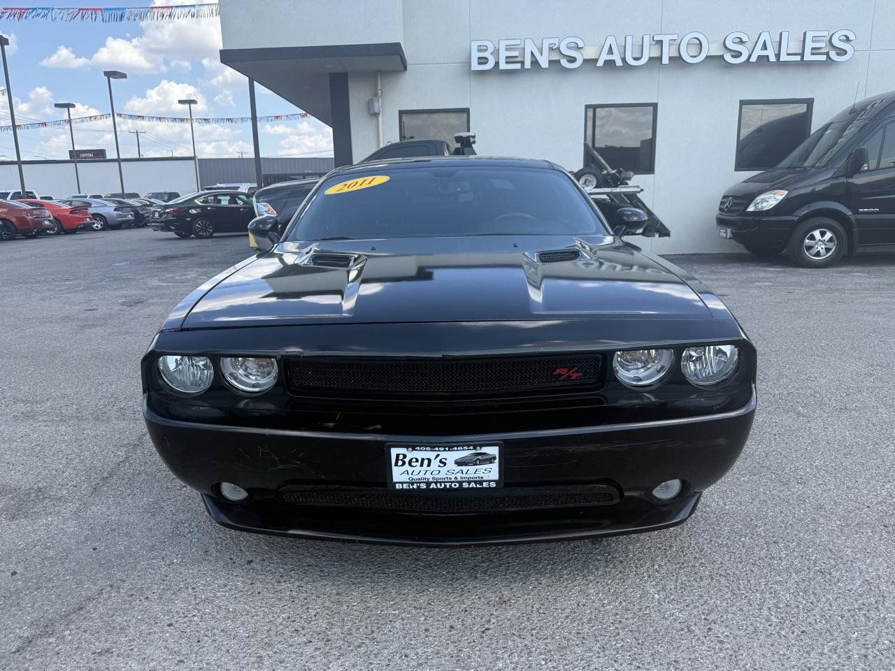 Used 2011 Dodge Challenger R/T RWD image 3