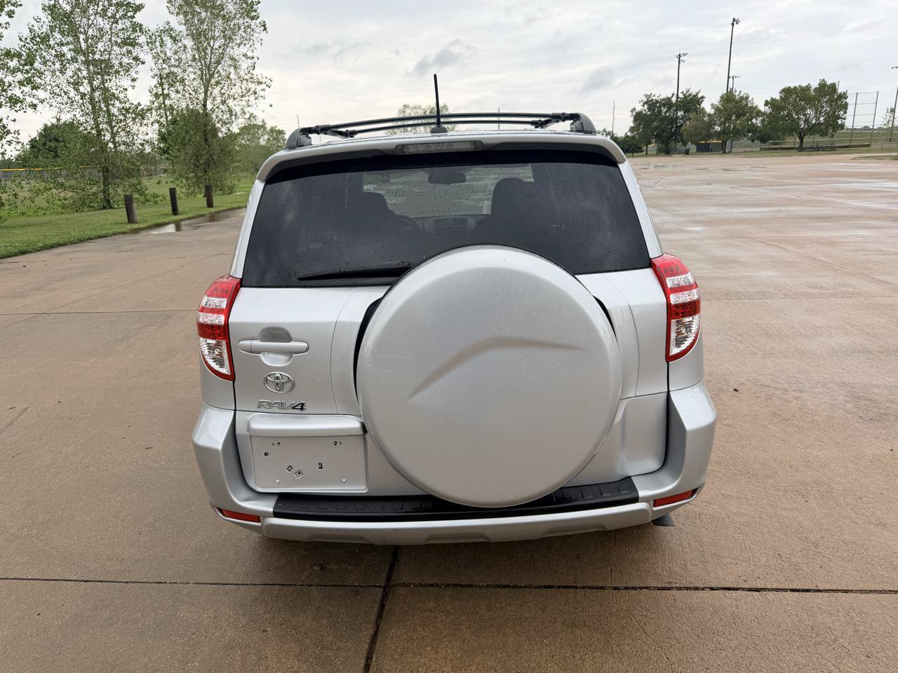 Used 2012 Toyota RAV4 FWD w/ Upgrade Value Pkg image 8