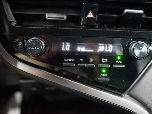 Used 2024 Toyota Camry SE image 23