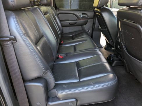 Used 2007 GMC Sierra 2500 SLT w/ EZ-Lift Tailgate Package RWD image 18