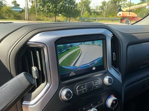 Used 2022 GMC Sierra 1500 SLE w/ Driver Alert Package II AWD/4WD image 30