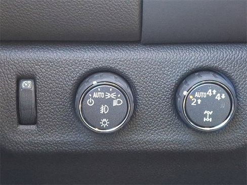 Used 2022 GMC Canyon Denali image 25