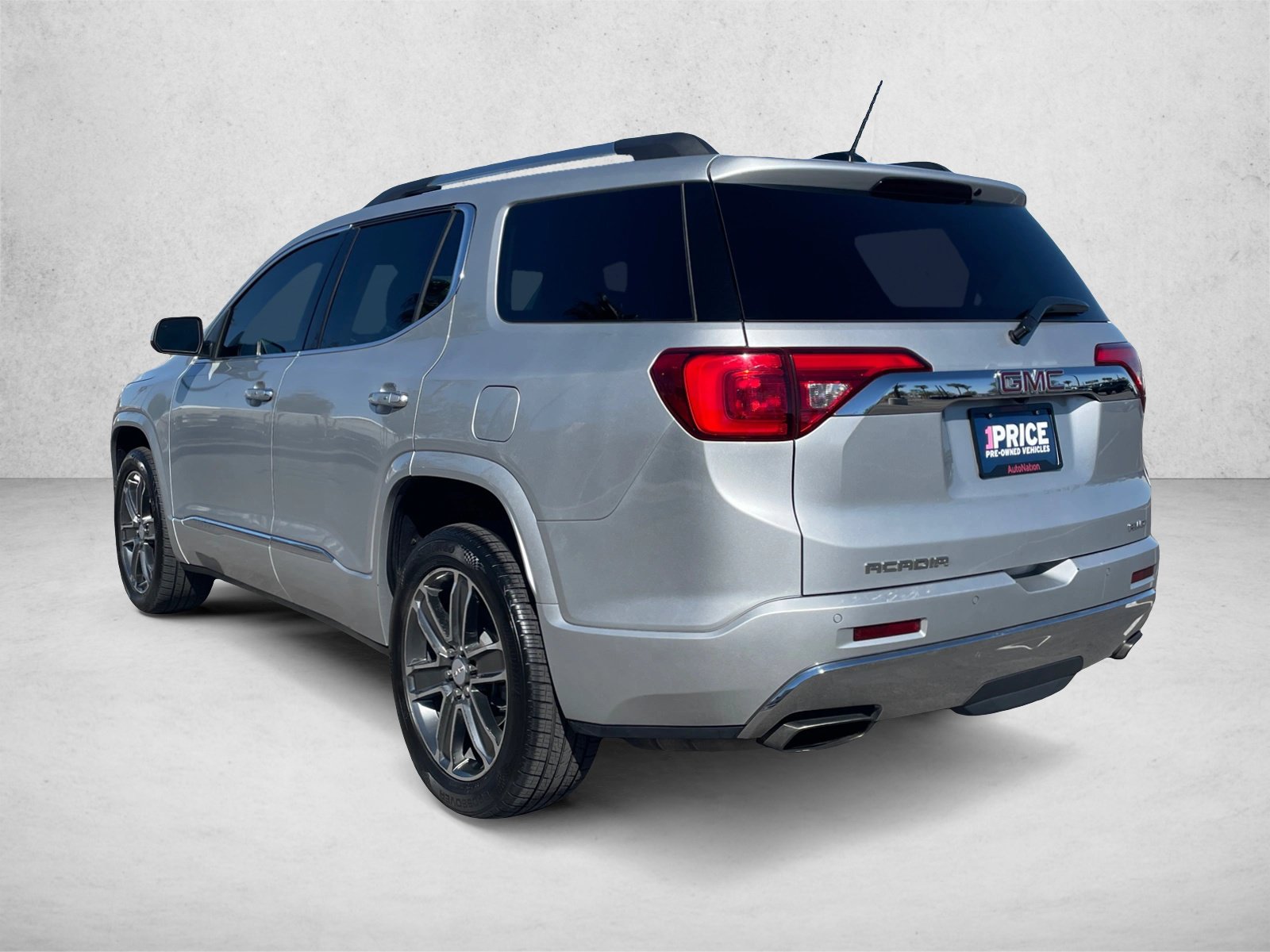 Used 2019 GMC Acadia Denali AWD/4WD image 7