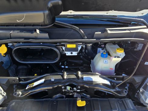 Used 2025 RAM ProMaster 2500 w/ Crew Van Package image 11