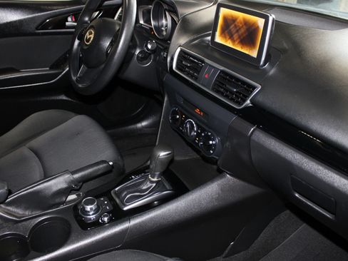 Used 2016 MAZDA MAZDA3 i Sport FWD image 28