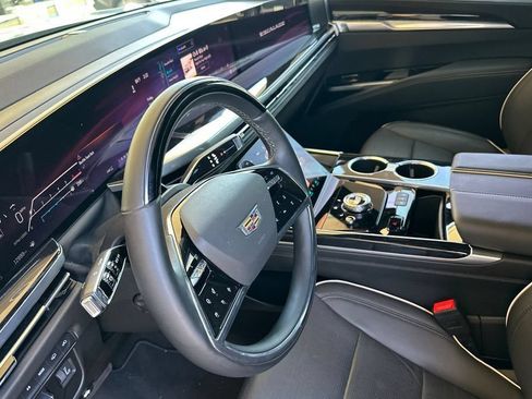 Used 2025 Cadillac Escalade Sport w/ Touring Package AWD/4WD image 7