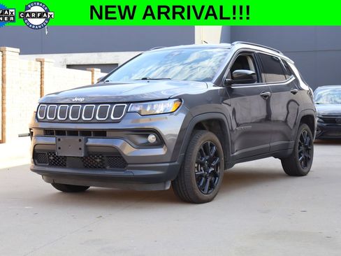 Used 2022 Jeep Compass Latitude AWD/4WD image 1