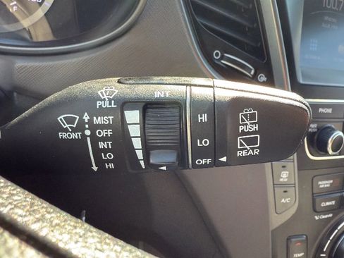 Used 2017 Hyundai Santa Fe SE image 13