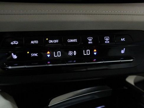 Certified 2023 Buick Envision Preferred AWD/4WD image 27