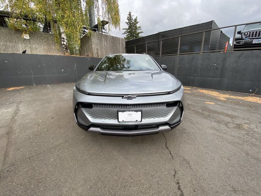 Used 2024 Chevrolet Equinox EV LT w/ LPO, Blackout Package AWD/4WD image 9