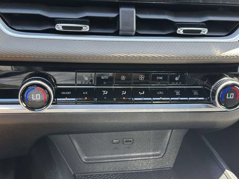 Certified 2026 Chevrolet Equinox LT w/ Convenience Package II AWD/4WD image 24