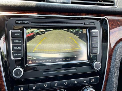 Used 2013 Volkswagen Passat TDI SEL Premium FWD image 21