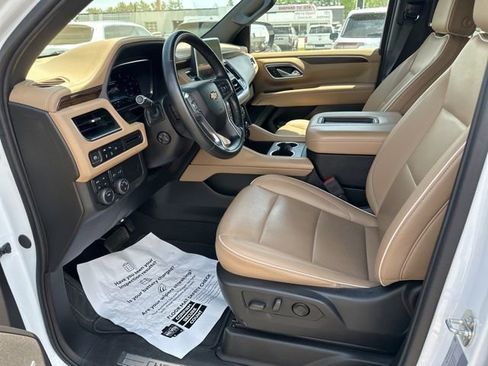 Used 2024 Chevrolet Tahoe Premier AWD/4WD image 17