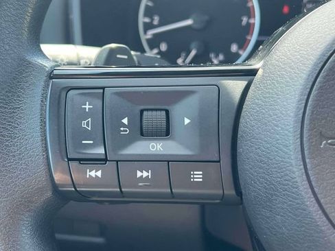 Used 2023 Nissan Rogue SV AWD/4WD image 23